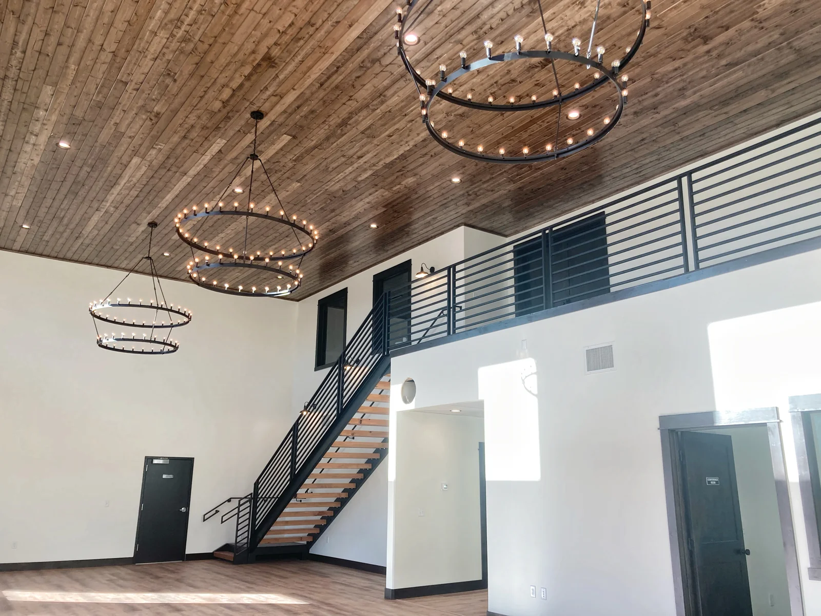 Yellowstone Regional Airport Hangar — Sale in Cody, WY, photo 3 of 6