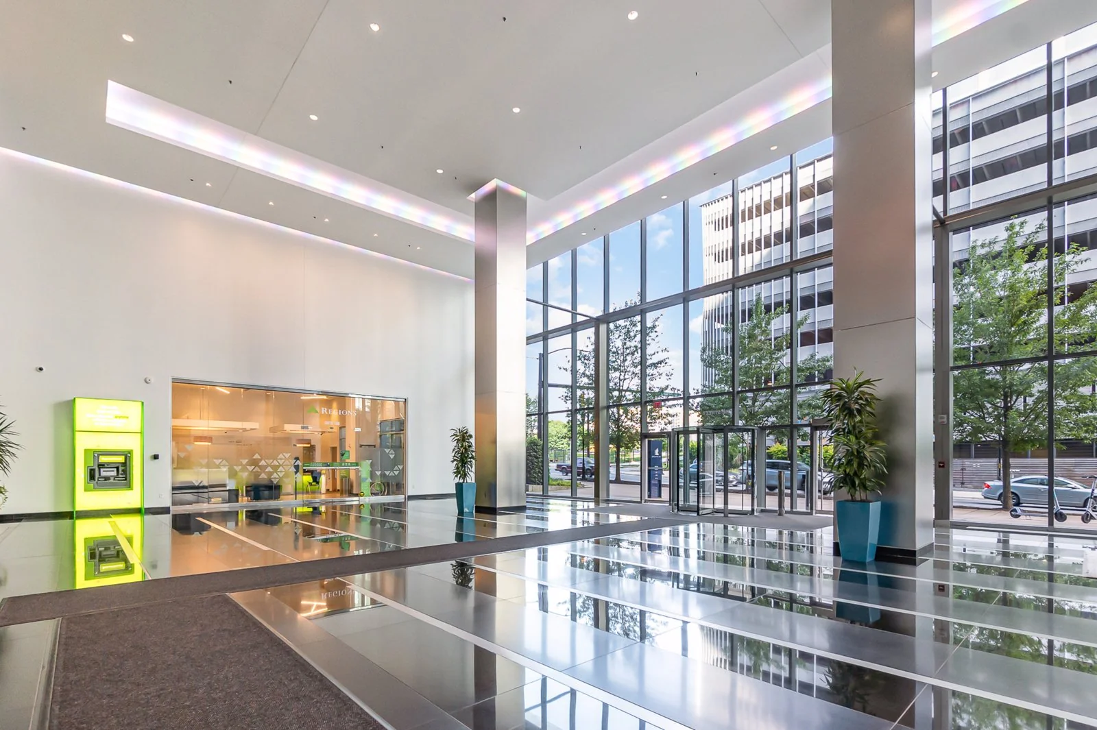 Regions 615 - photo 2 - Charlotte, NC