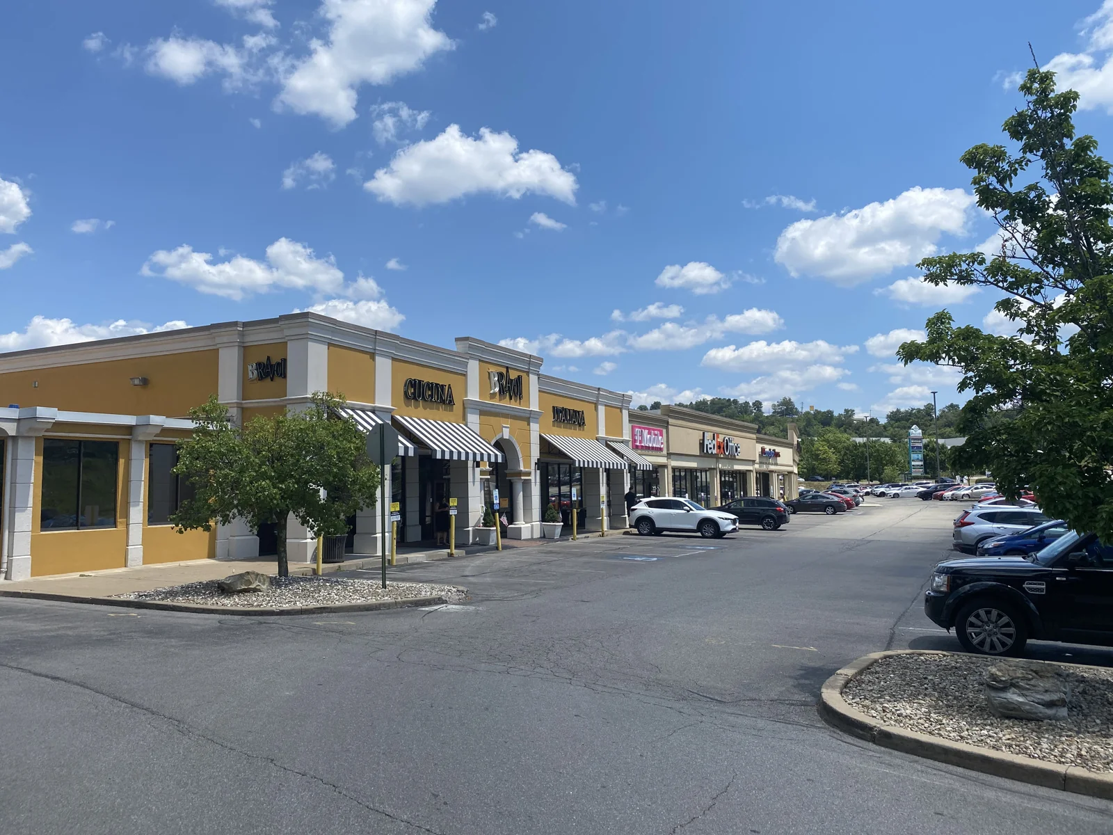 Lafayette Plaza — Lease in Pittsburgh, PA, photo 1 of 2