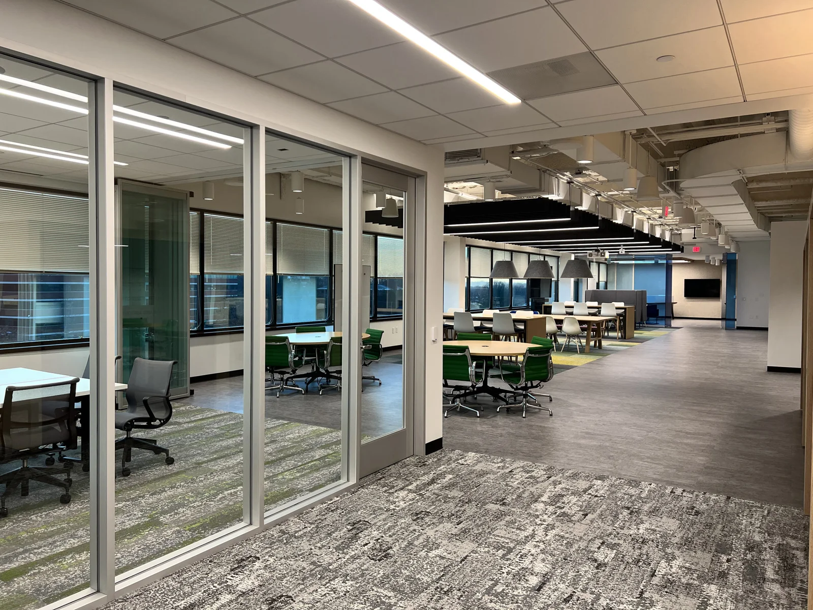 Office in Coraopolis, PA — Lease in Coraopolis, PA, photo 2 of 6