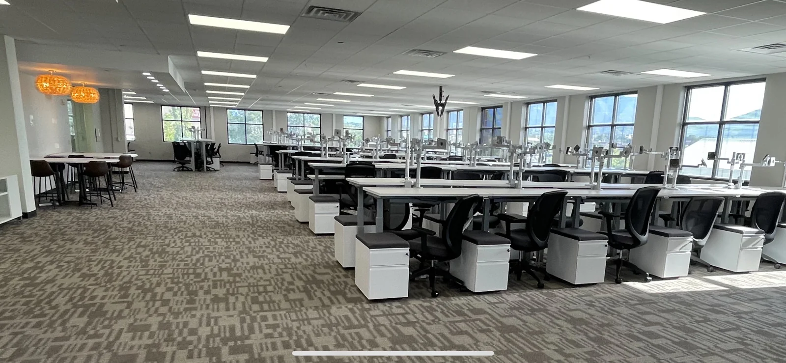 869 W Hillfield Rd - office in Layton, UT