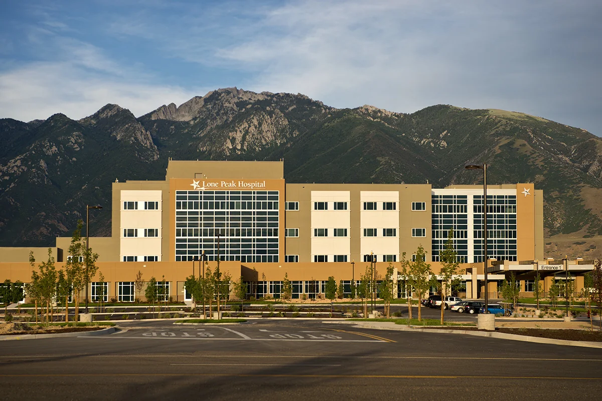 Lone Peak Specialty Center — Lease in Draper, UT, photo 1 of 3