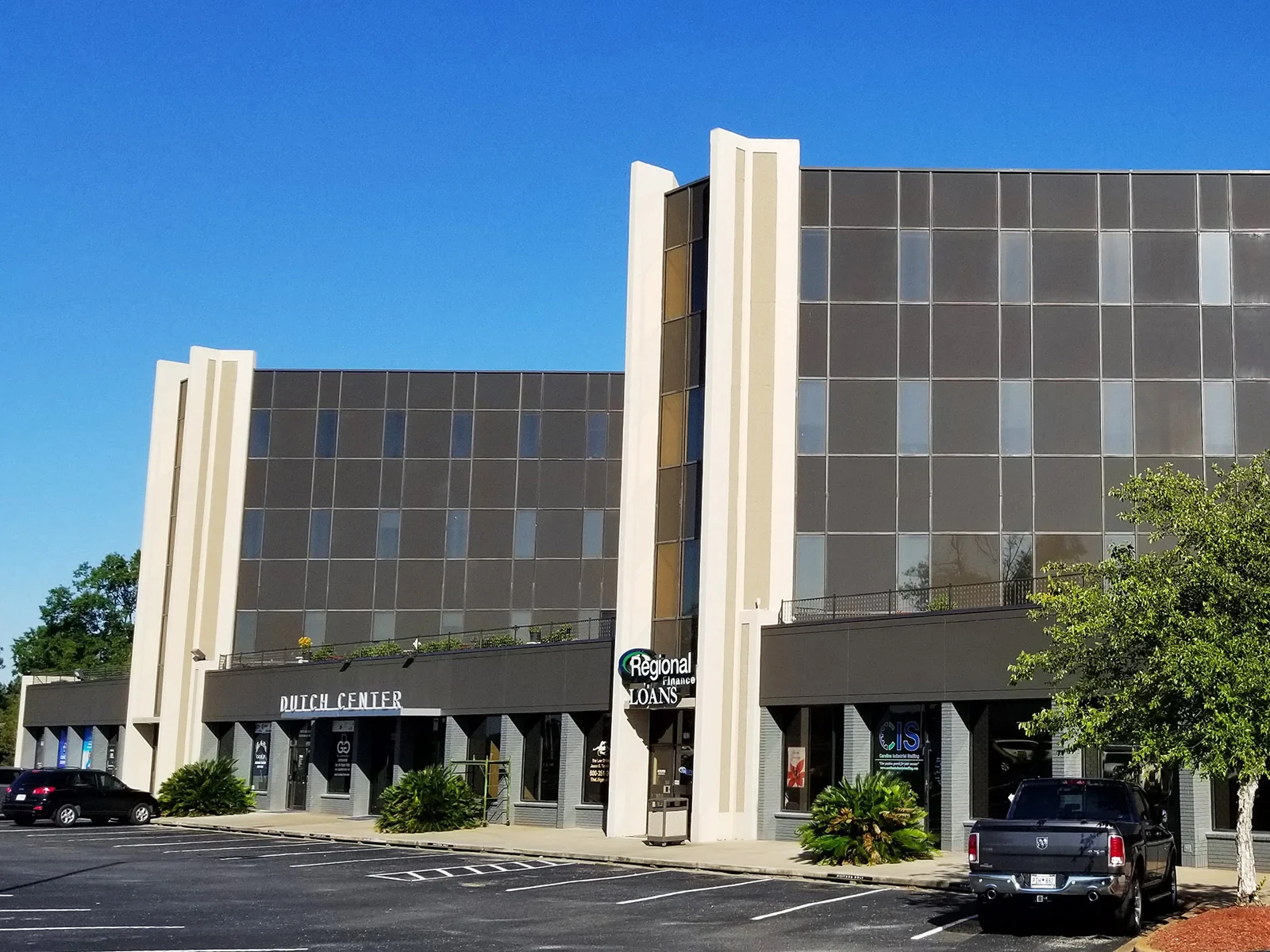 The Dutch Center — Lease in Columbia, SC, photo 1 of 2