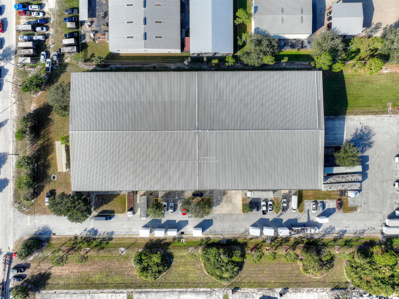Industrial in Fort Myers, FL - photo 2 - Fort Myers, FL