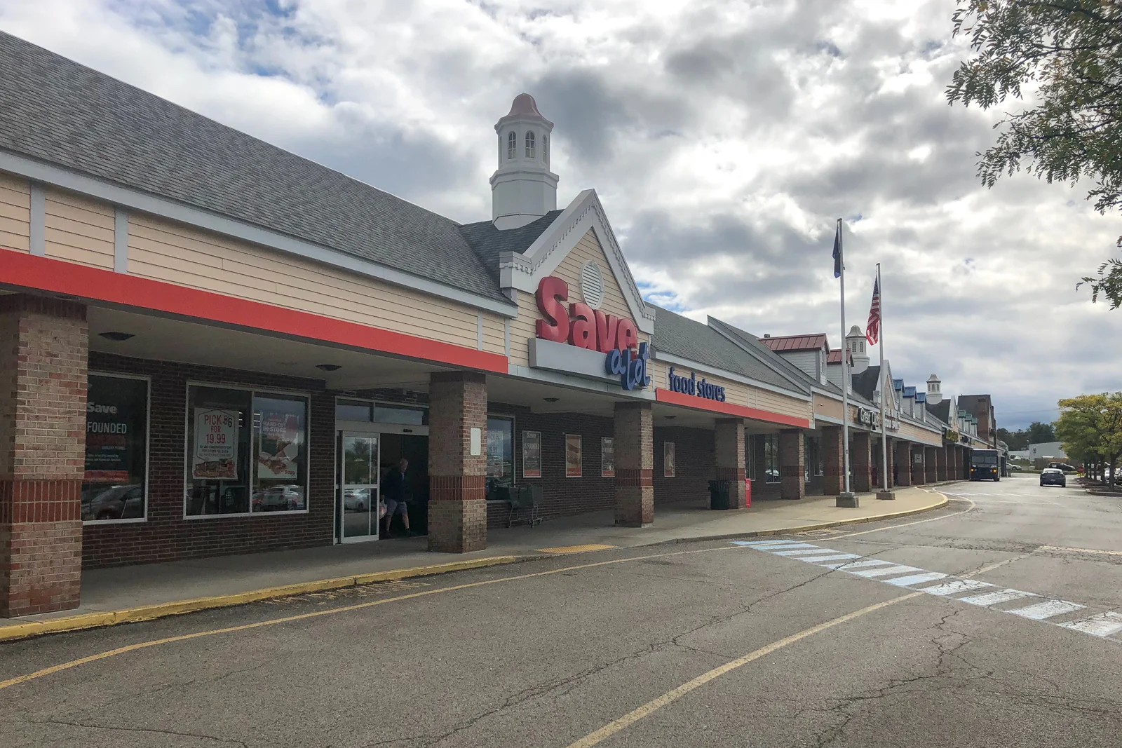 Field Club Commons