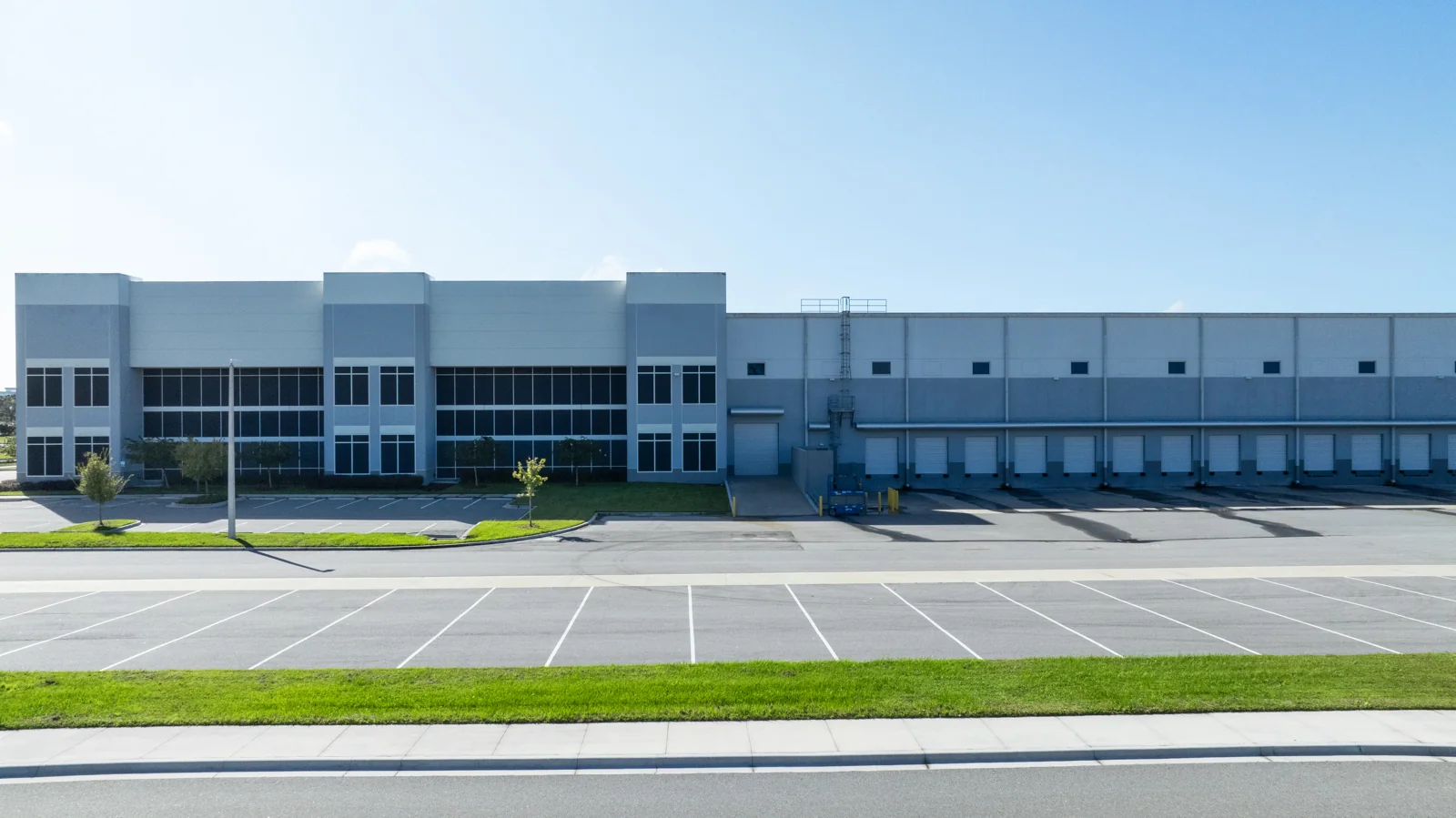 Centerstate Logistics — Lease in Lakeland, FL, photo 2 of 5