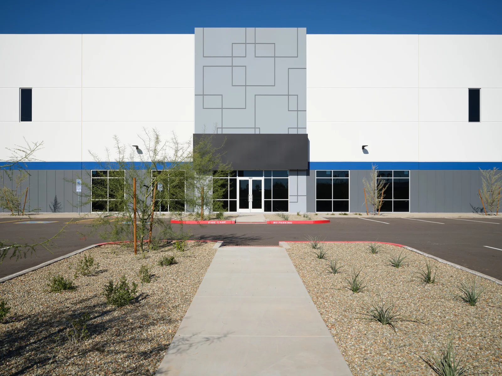 17 North Corporate Center — Sale in Phoenix, AZ, photo 2 of 2