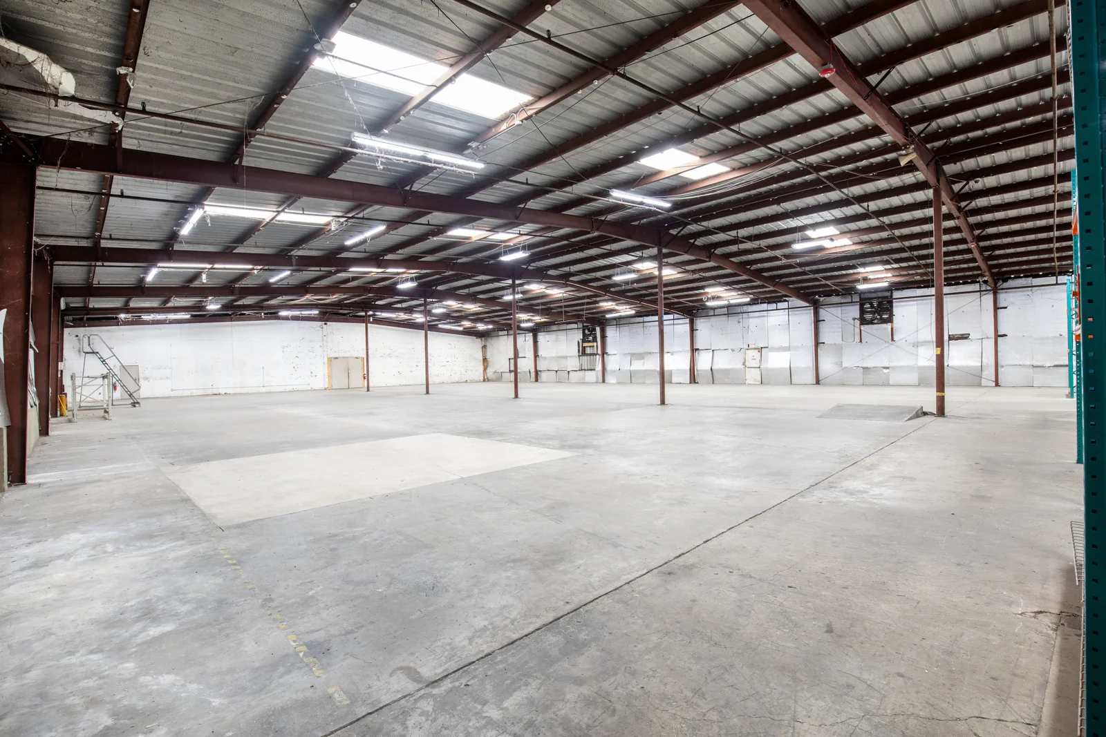 35K SF Warehouse & Showroom — Lease in Lakeland, FL, photo 8 of 8