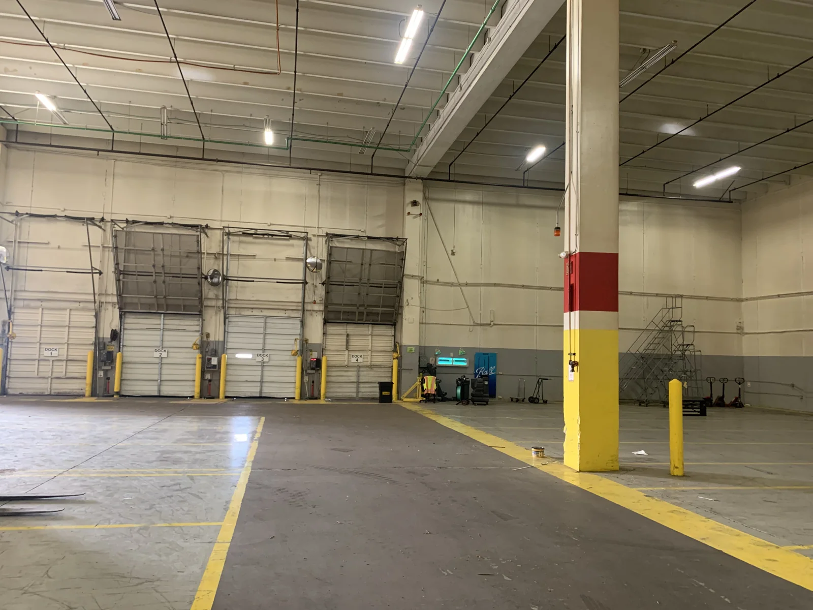 Industrial in Phoenix, AZ — Sale in Phoenix, AZ, photo 3 of 4