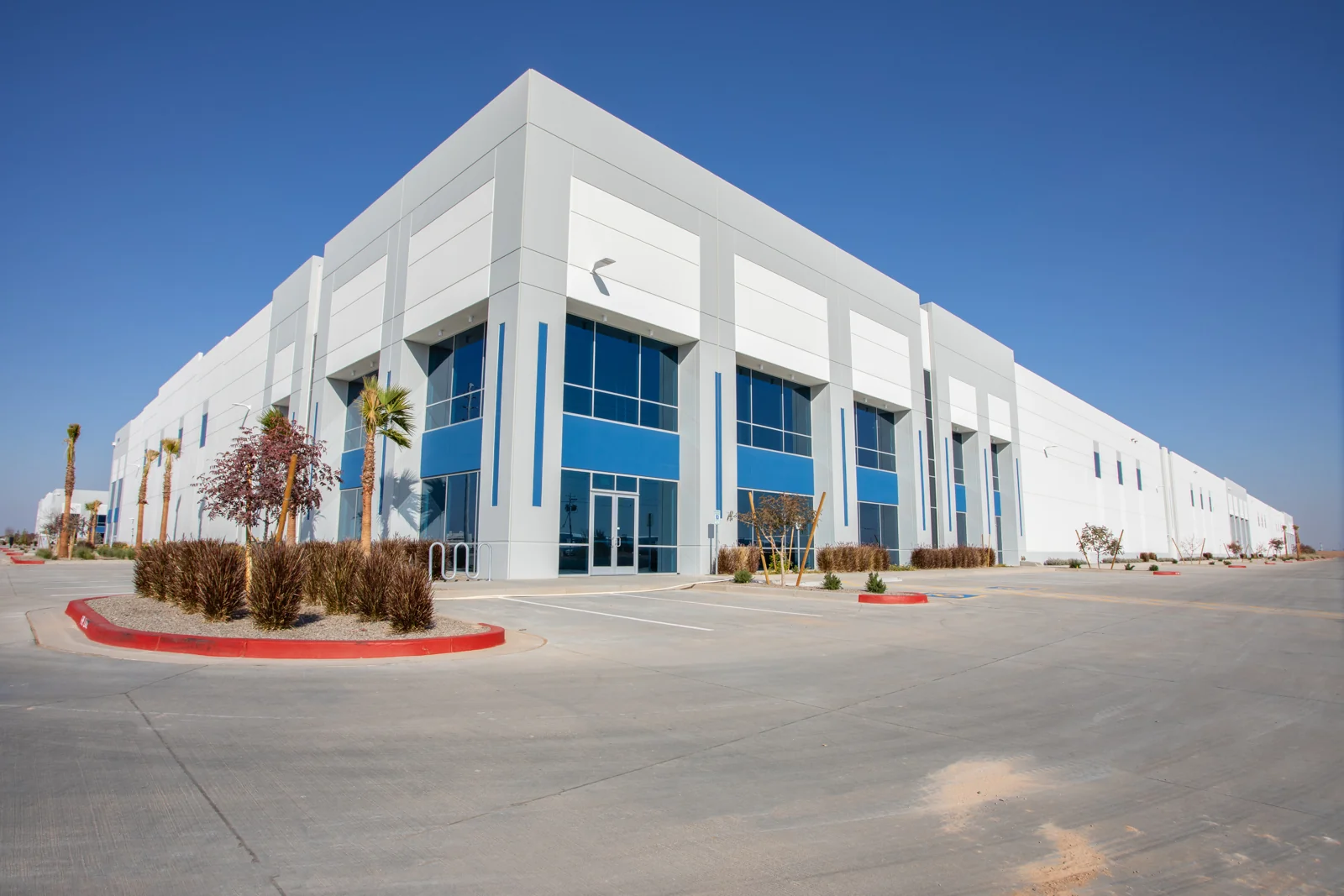 LogistiCenter at Copperwing — Lease in El Mirage, AZ, photo 2 of 4