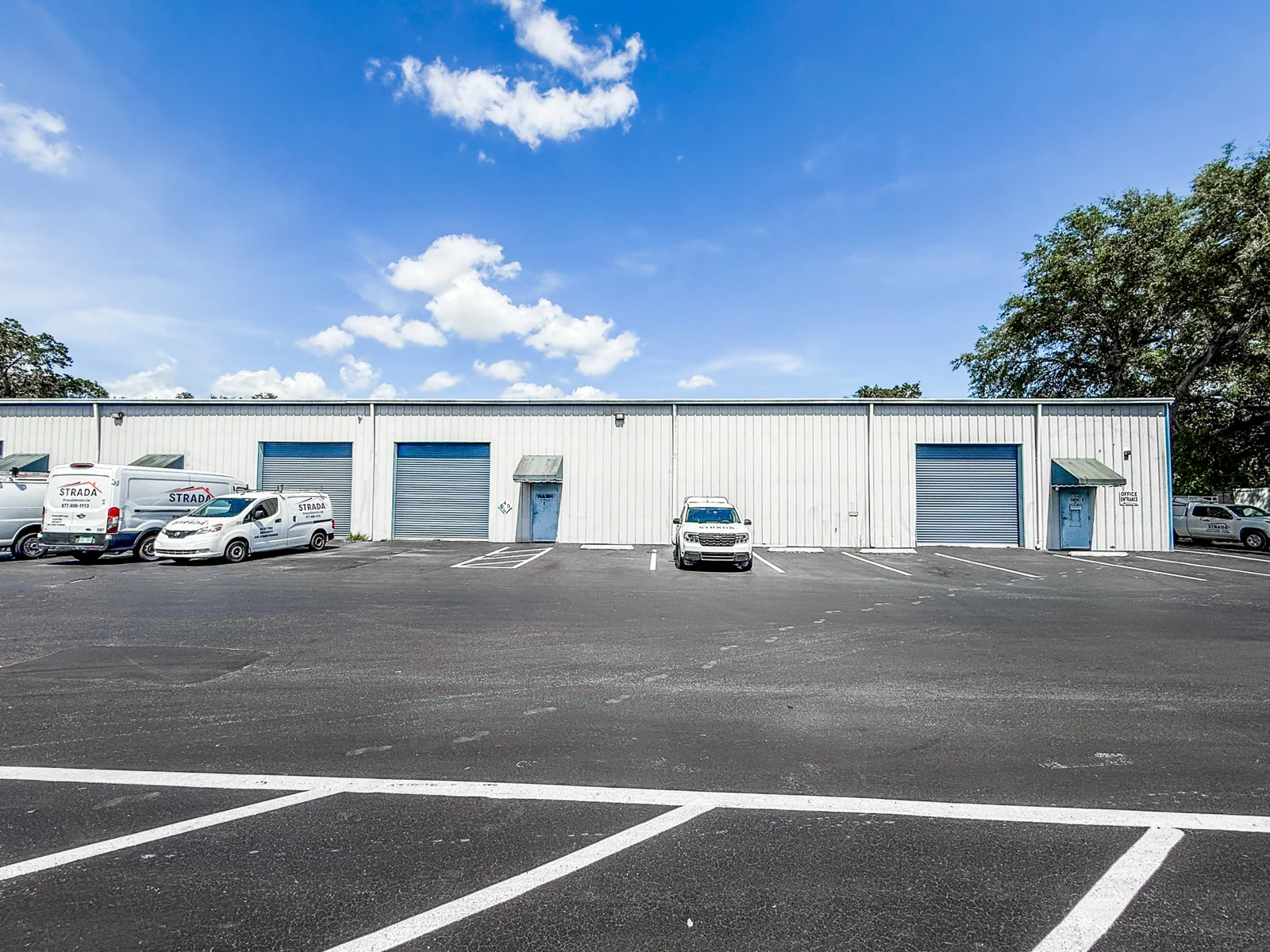Industrial / Flex — Lease in Wildwood, FL, photo 1 of 2