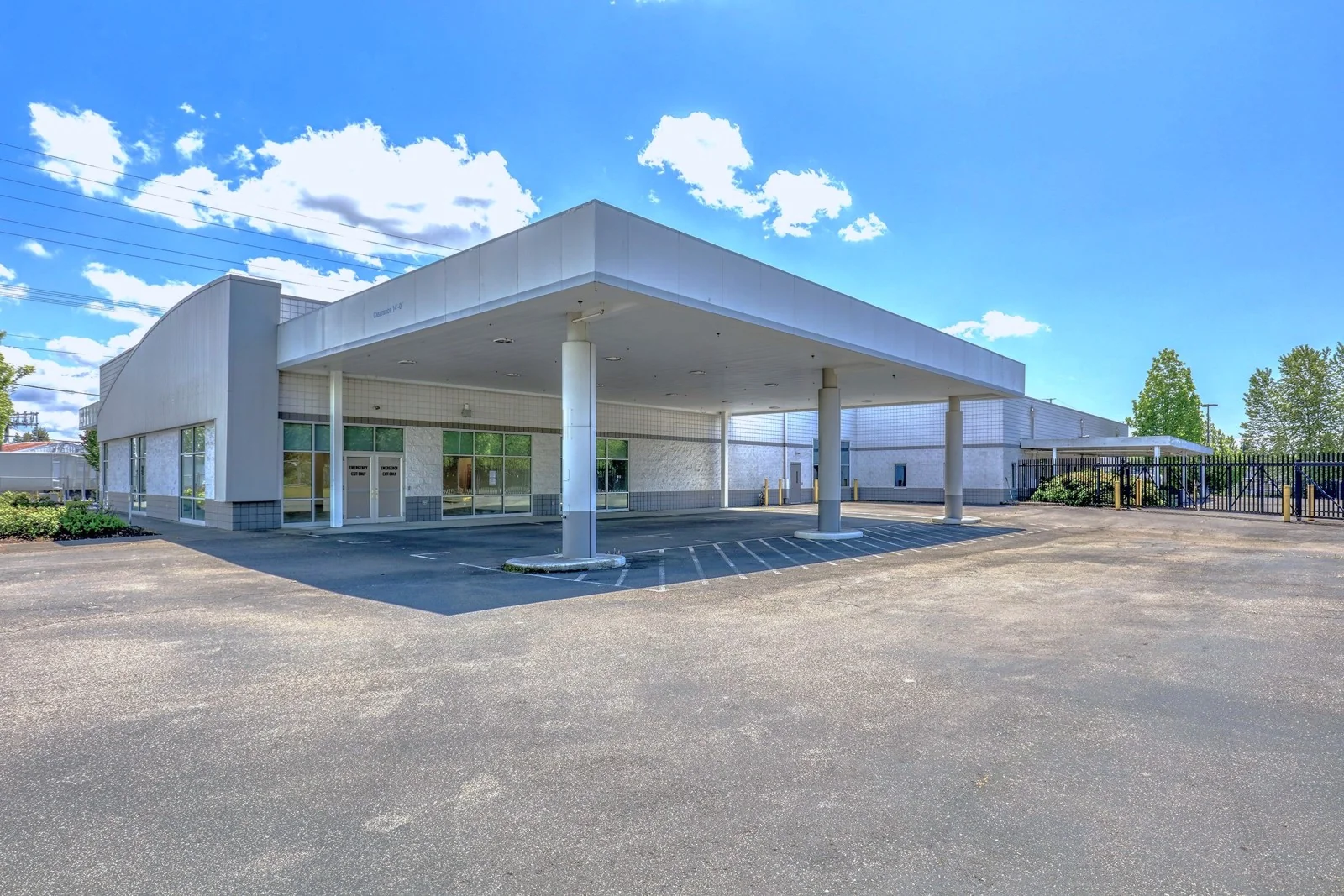 13906 Highway 99 Building — Sale in Lynnwood, WA, photo 1 of 8