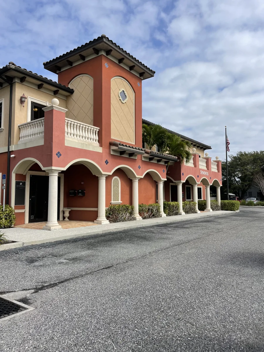 Office in Bradenton, FL - photo 1 - Bradenton, FL