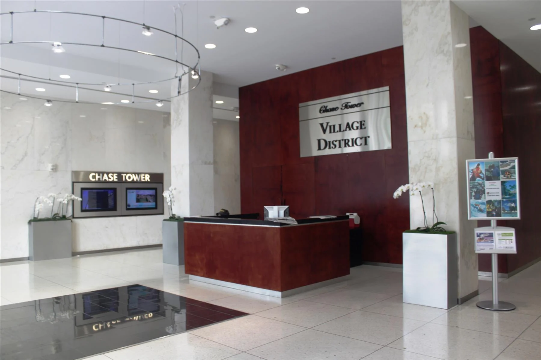 Chase Tower — Lease in Charleston, WV, photo 2 of 8