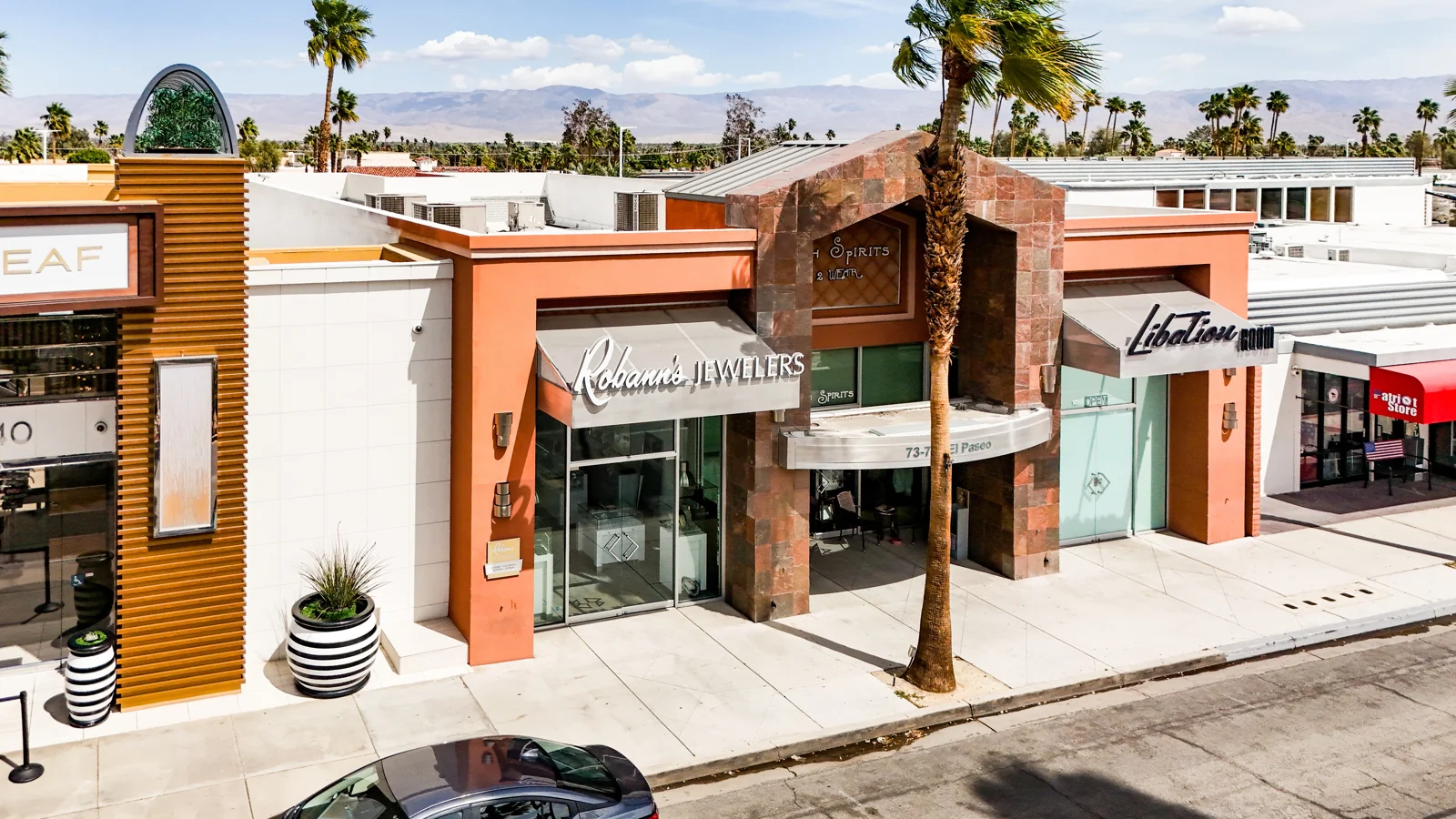 Retail in Palm Desert, CA — Sale in Palm Desert, CA, photo 2 of 3