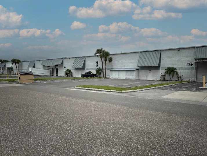 Gateway Lakes — Lease in St. Petersburg, FL, photo 1 of 2