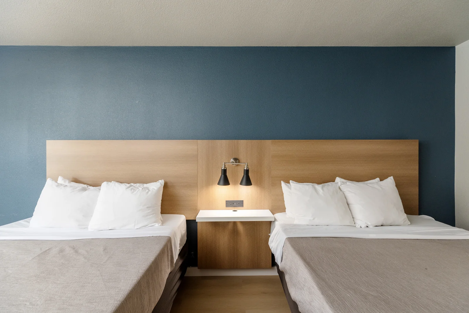 Portland Airport Motel — Sale in Portland, OR, photo 3 of 3