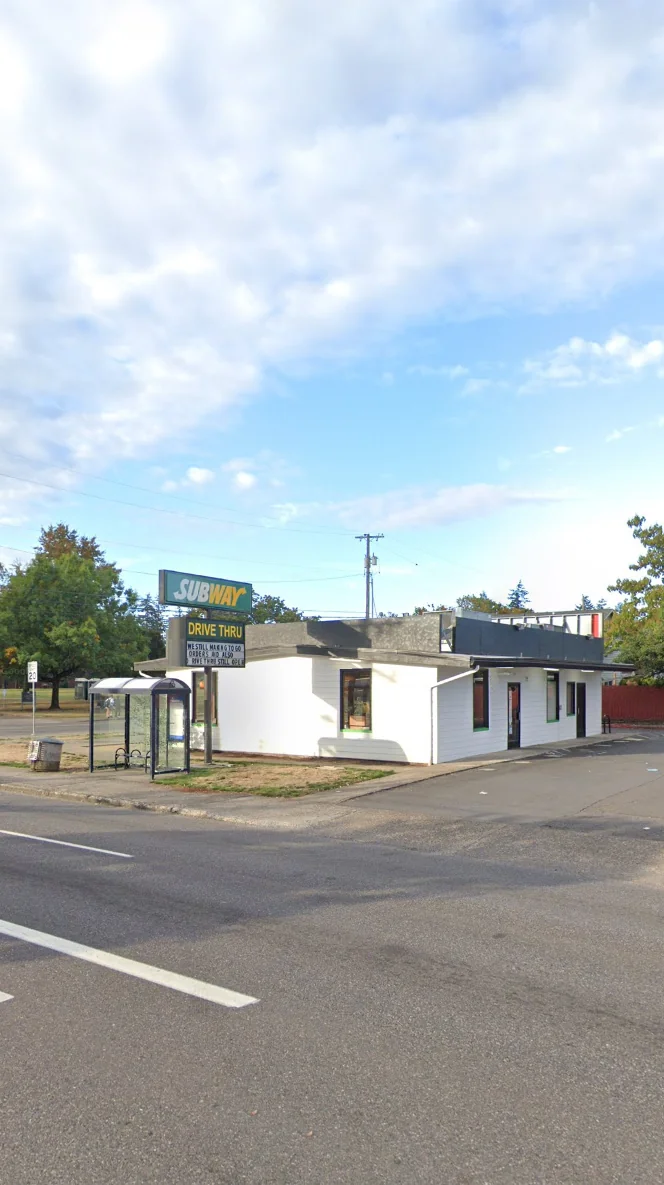 Subway — Sale in Portland, OR, photo 3 of 3
