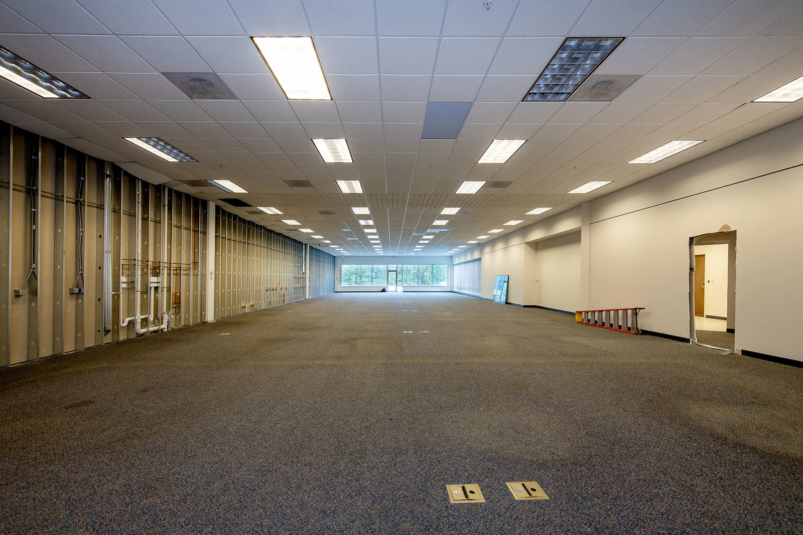 First Class Office/Warehouse/Flex Space — Lease in Mentor, OH, photo 7 of 8