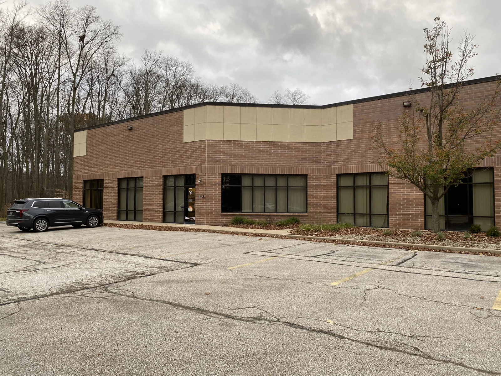 SUBLEASE | TURN-KEY OFFICE/R&D/PHARMA SPACE — Lease in Solon, OH, photo 1 of 5