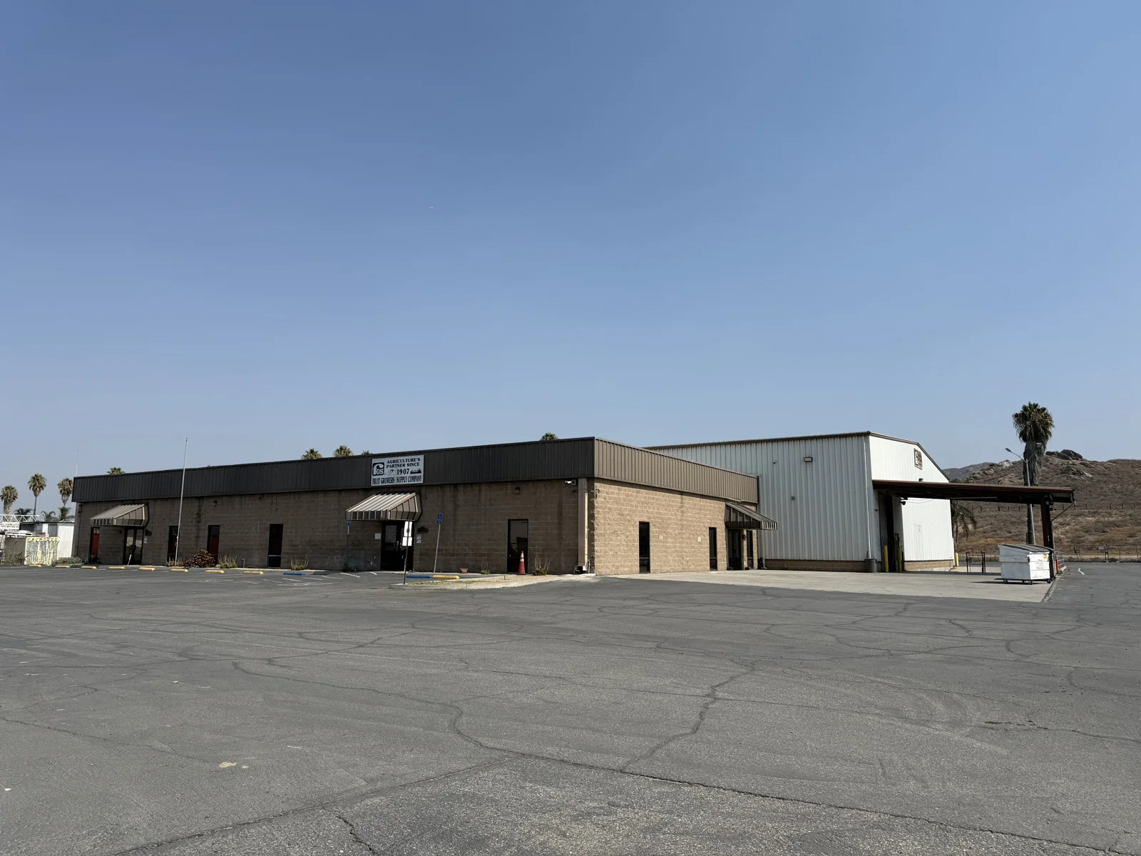 ±22,640 SF on ±2.92 Acres — Sale in Colton, CA, photo 1 of 1