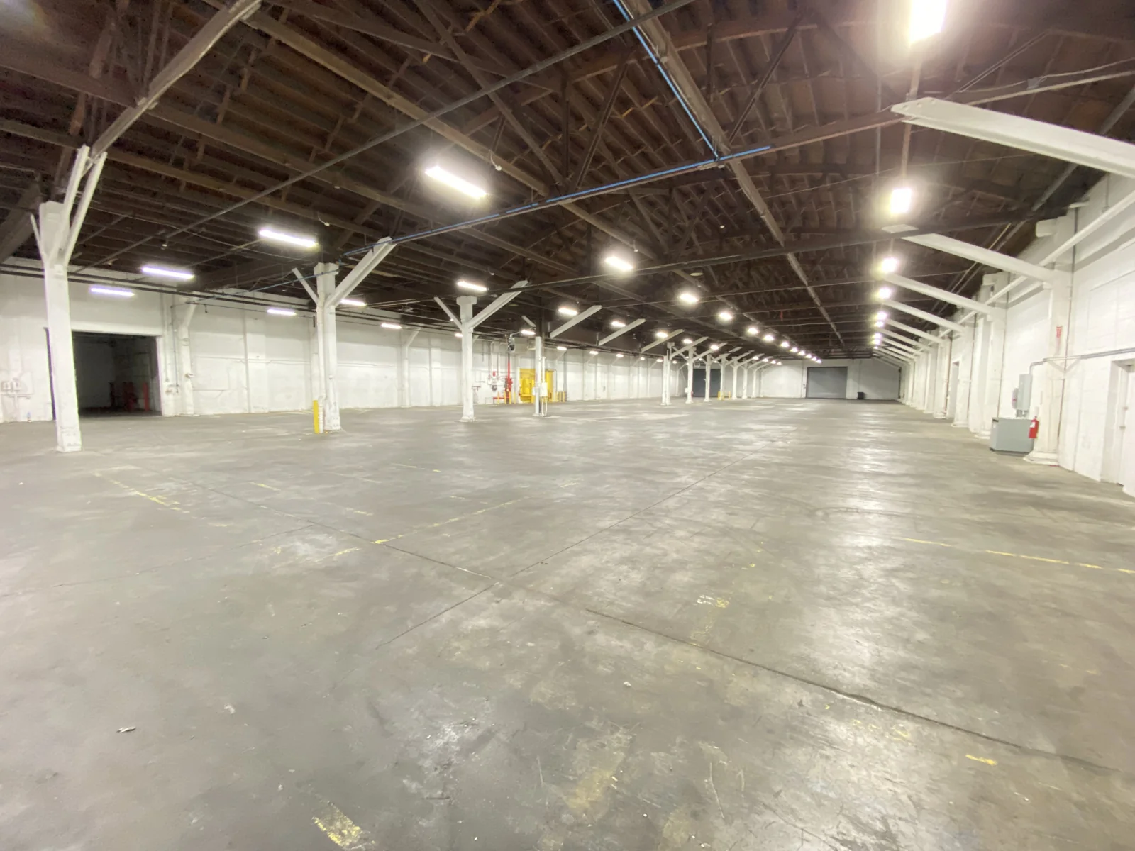 WAREHOUSE OR MANUFACTURING SPACE - 16,665 SF AVAILABLE — Lease in Wickliffe, OH, photo 5 of 7
