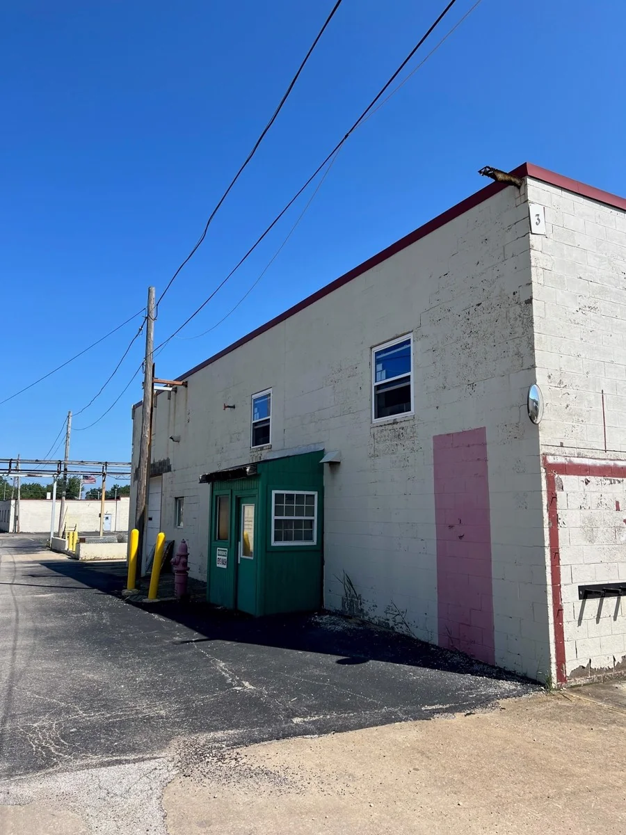 MANUFACTURING SPACE WITH SIGNIFICANT POWER - industrial in Wickliffe, OH