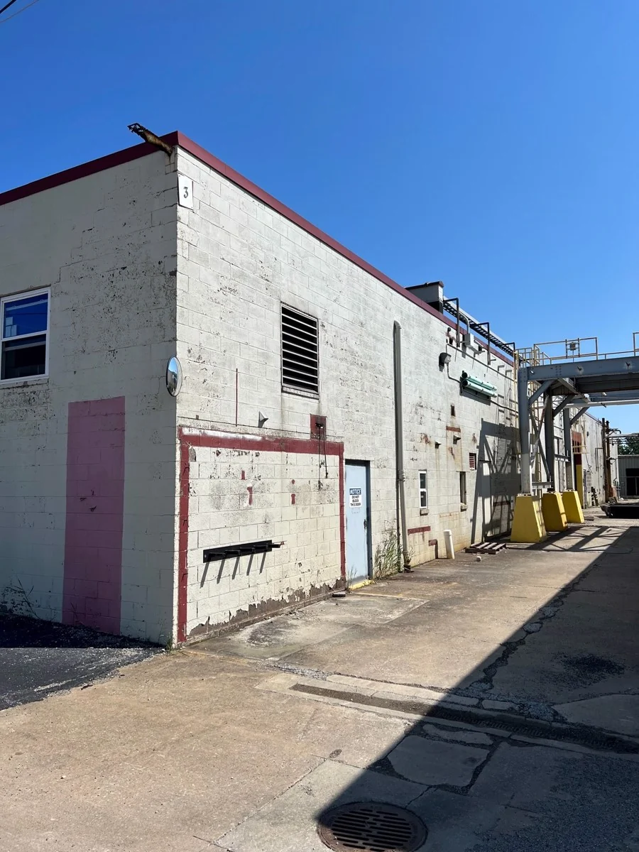 MANUFACTURING SPACE WITH SIGNIFICANT POWER - photo 2 - Wickliffe, OH