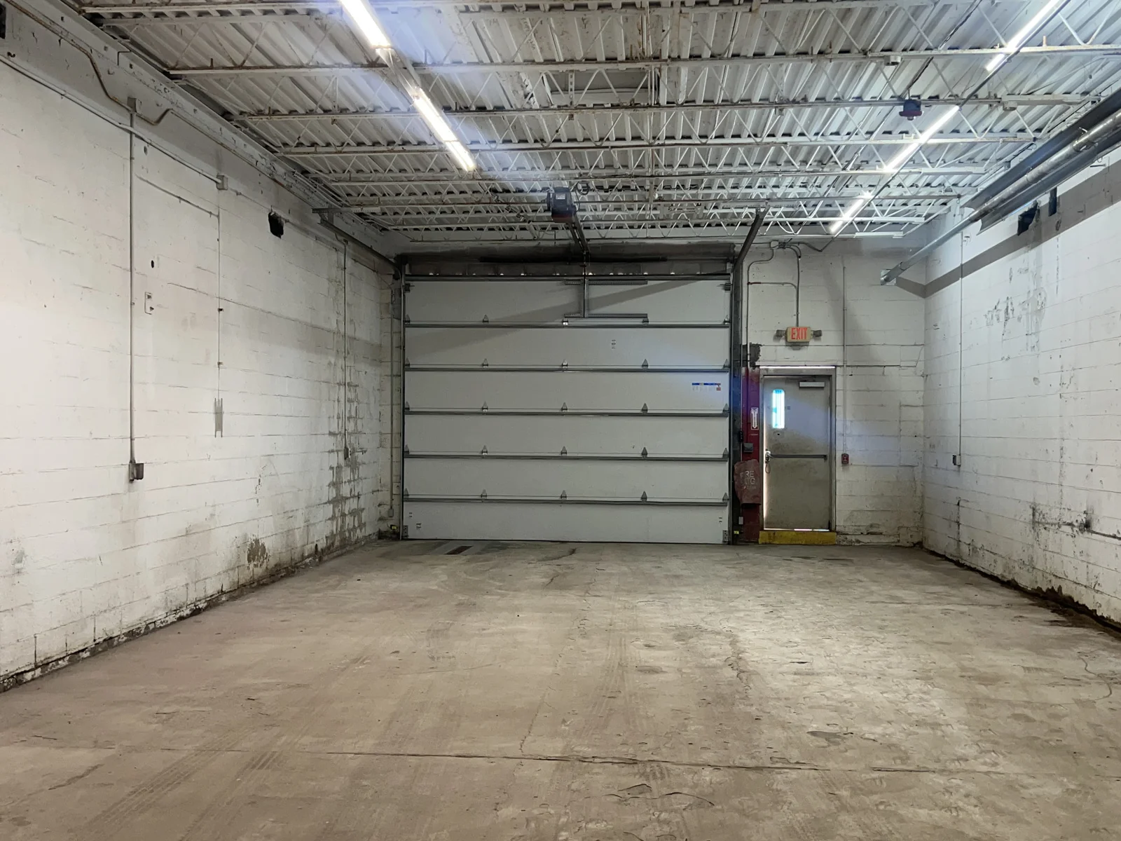 21,000 SF OF WAREHOUSE/OFFICE SPACE AVAILABLE — Lease in Wickliffe, OH, photo 3 of 5