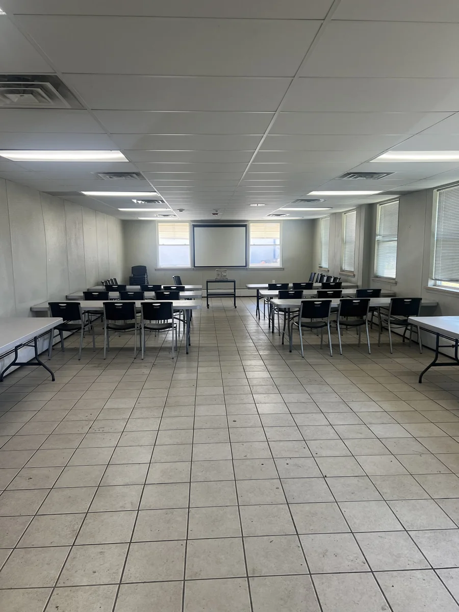 21,000 SF OF WAREHOUSE/OFFICE SPACE AVAILABLE — Lease in Wickliffe, OH, photo 5 of 5