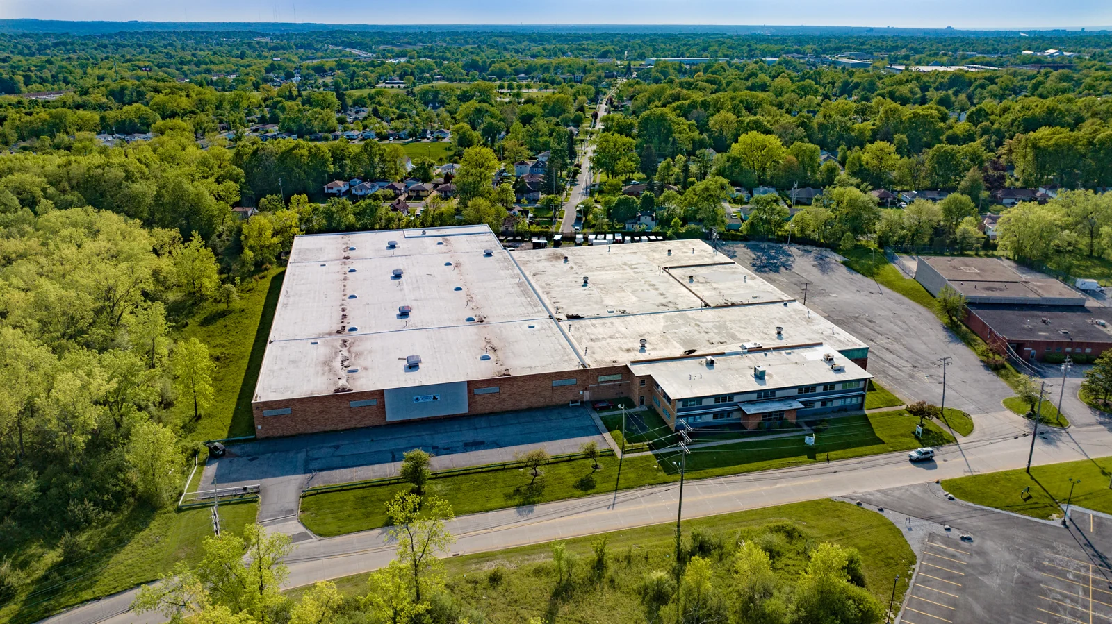 ±140,000 SF WAREHOUSE/DISTRIBUTION SPACE — Lease in Warrensville Heights, OH, photo 2 of 2