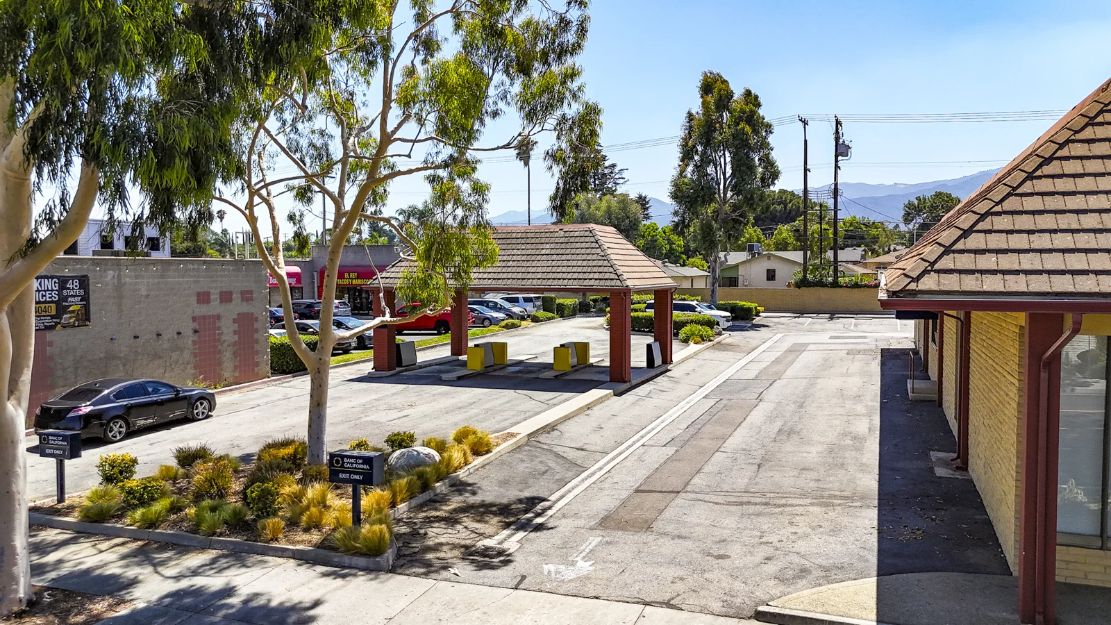 Retail in Corona, CA — Sale in Corona, CA, photo 2 of 4