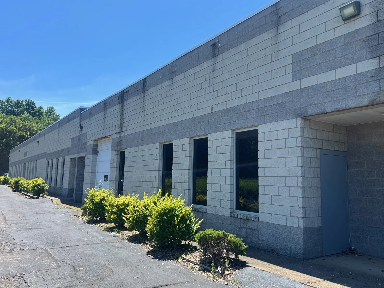 FLEX SPACE MULTIPLE UNITS AVAILABLE - photo 2 - Maple Heights, OH