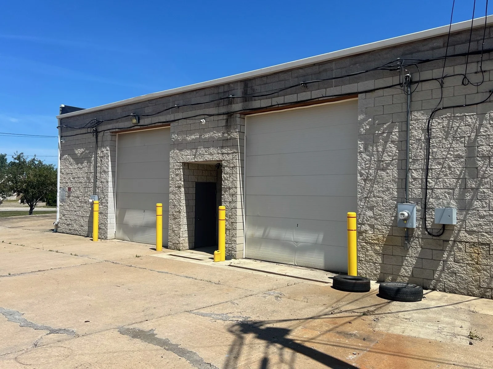 FLEX SPACE MULTIPLE UNITS AVAILABLE - photo 3 - Maple Heights, OH