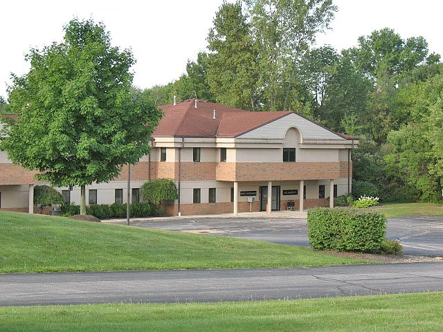 Ridgewood Centre — Lease in Akron, OH, photo 2 of 4