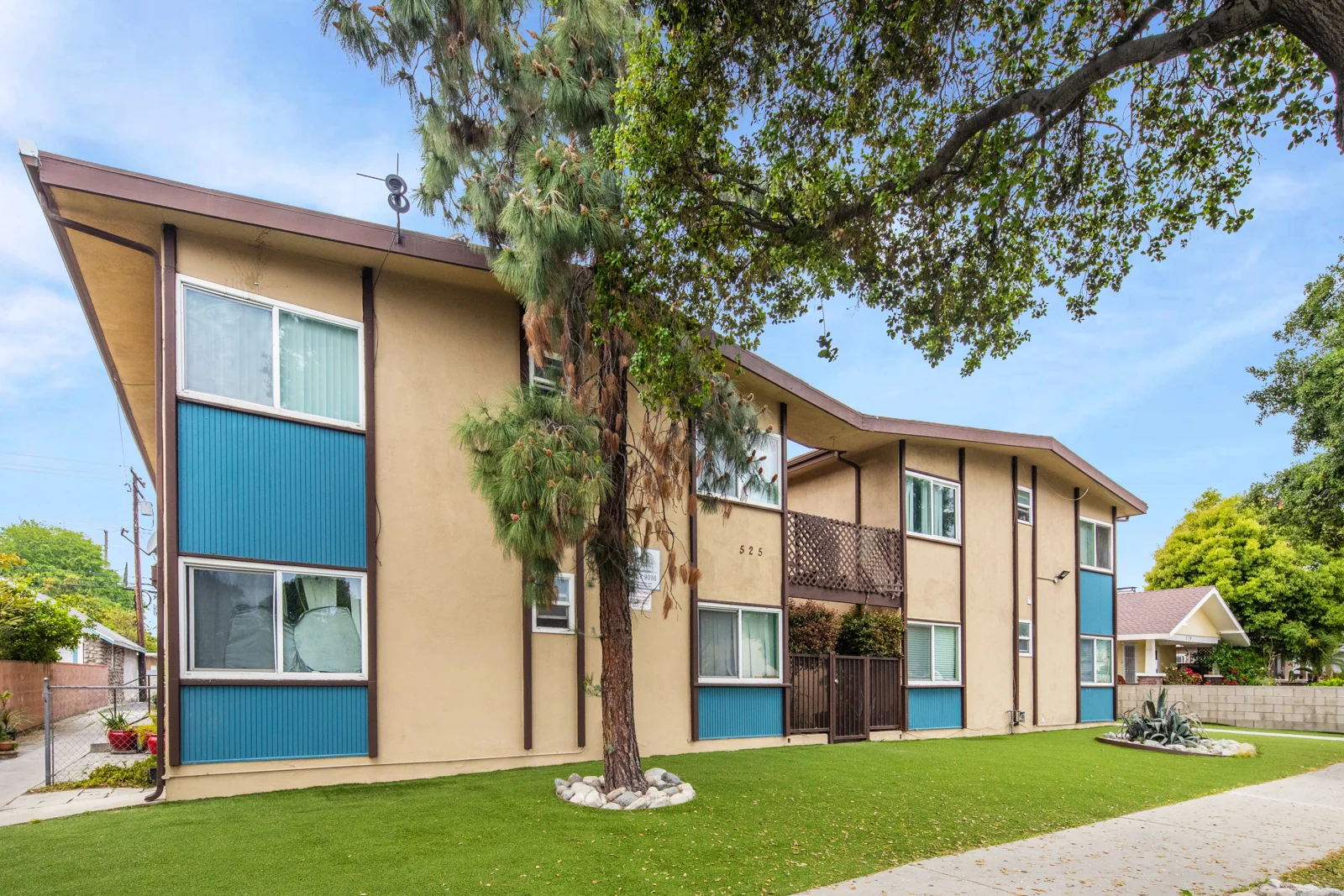 Multifamily in Azusa, CA — Sale in Azusa, CA, photo 2 of 8