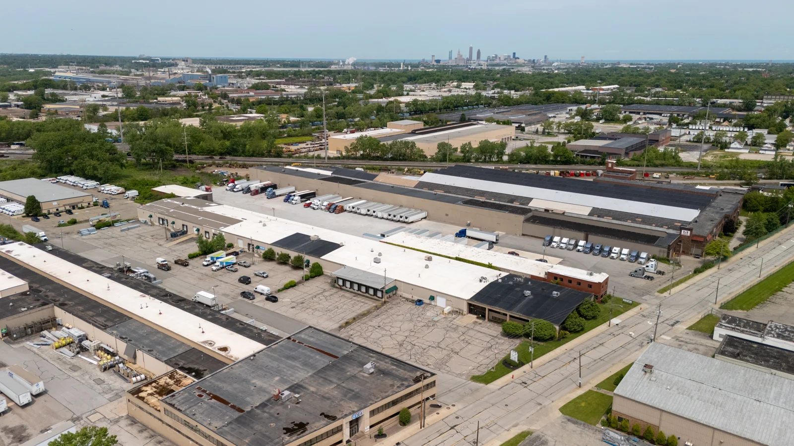 OFFICE/FLEX SPACE FOR LEASE - photo 2 - Cleveland, OH