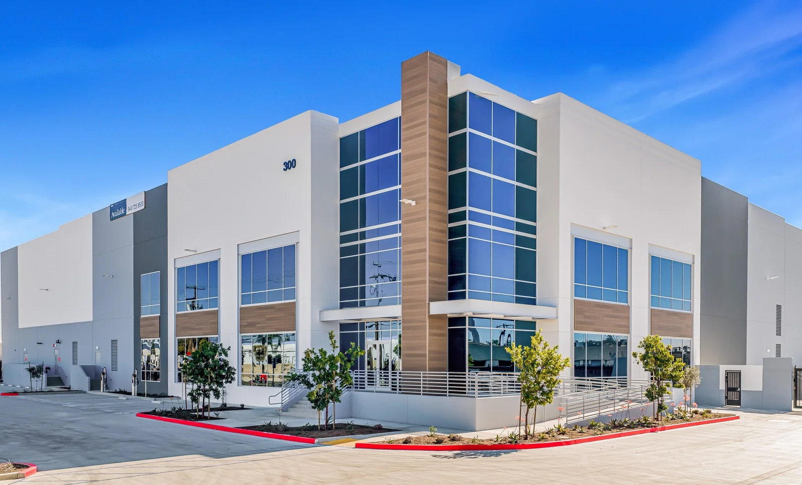 Dyer Distribution Center — Lease in Santa Ana, CA, photo 1 of 6