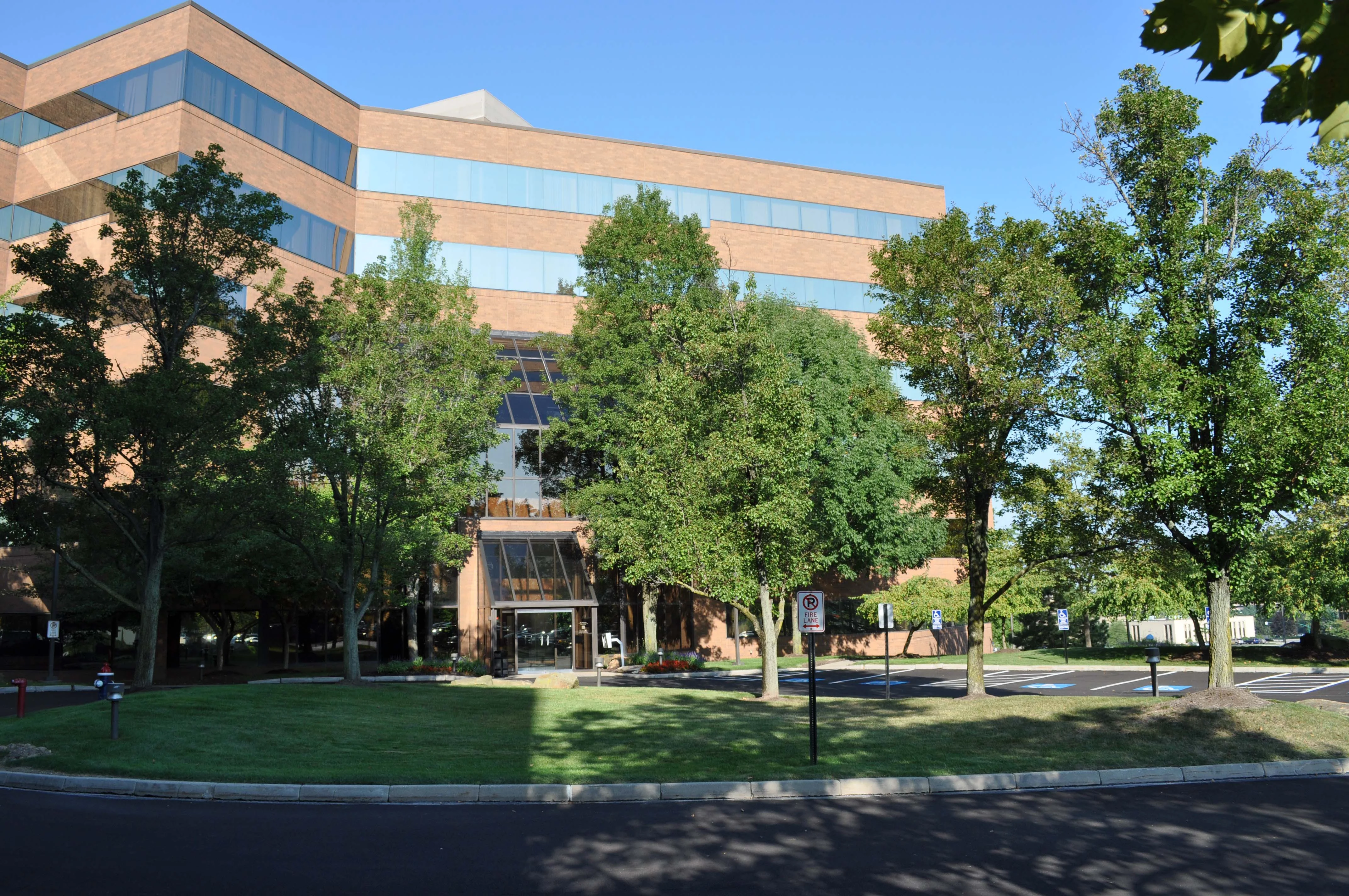 Summit 3 — Lease in Independence, OH, photo 5 of 8