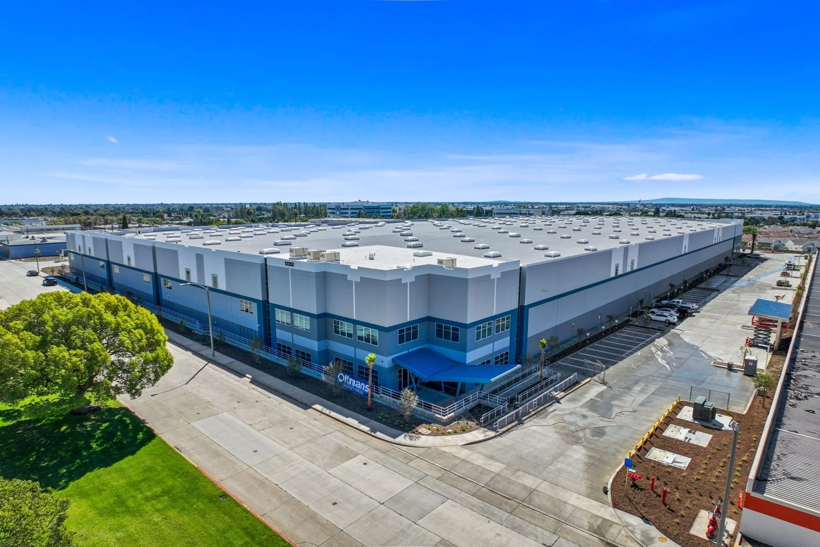 Whittier Boulevard Business Center — Lease in Whittier, CA, photo 1 of 7