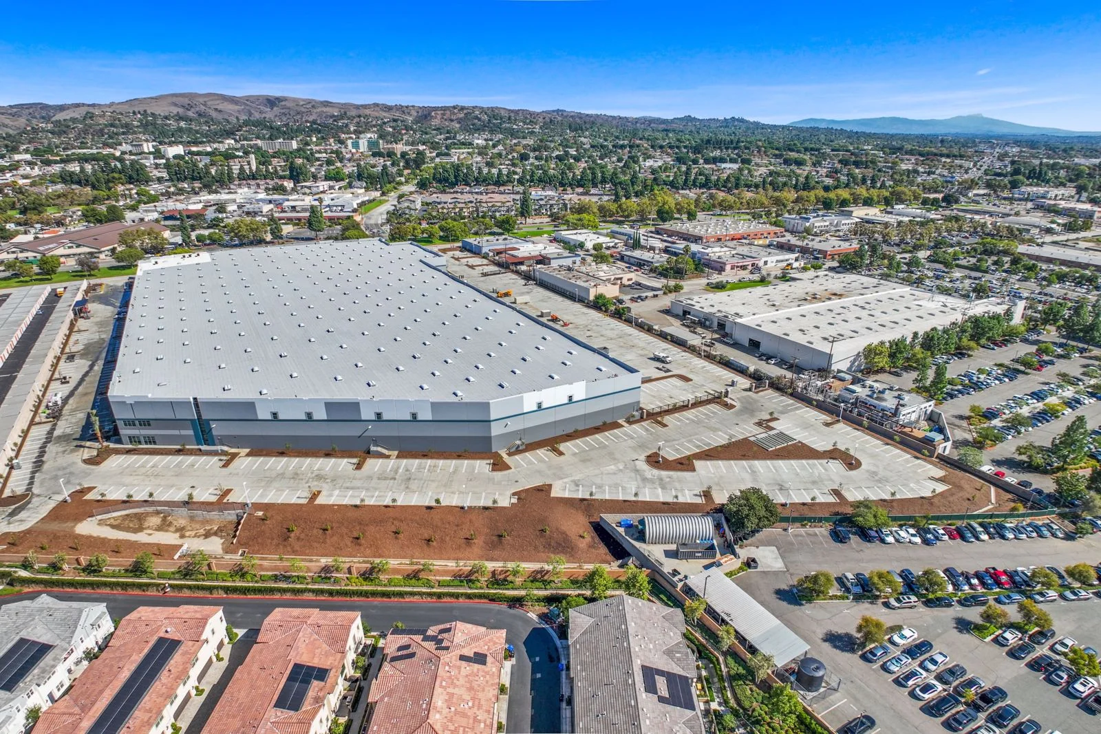 Whittier Boulevard Business Center — Lease in Whittier, CA, photo 3 of 7