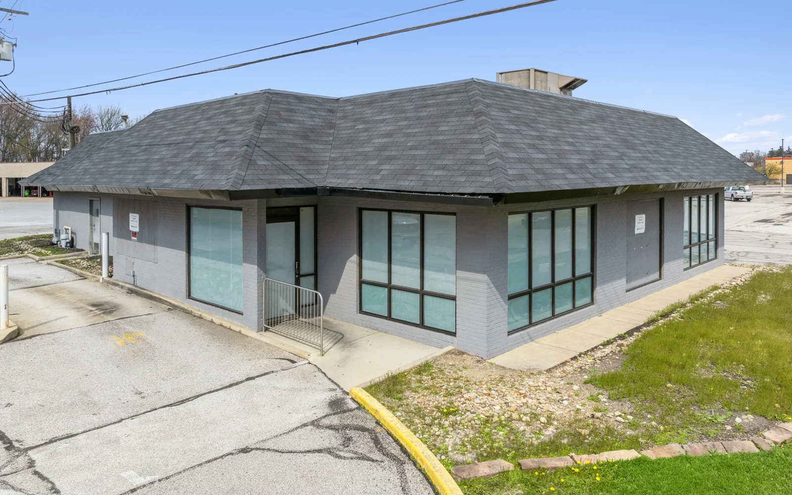 3,326 SF Former McDonald's Outparcel to Quarry Square — Lease in Parma, OH, photo 2 of 8