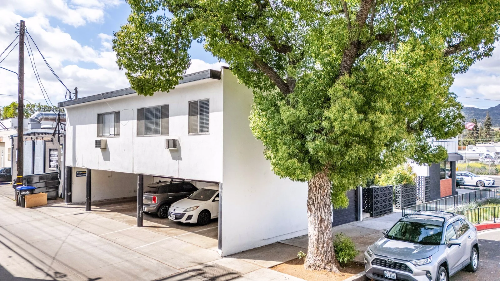 Property in Unknown, XX - photo 3 - Glendale, CA