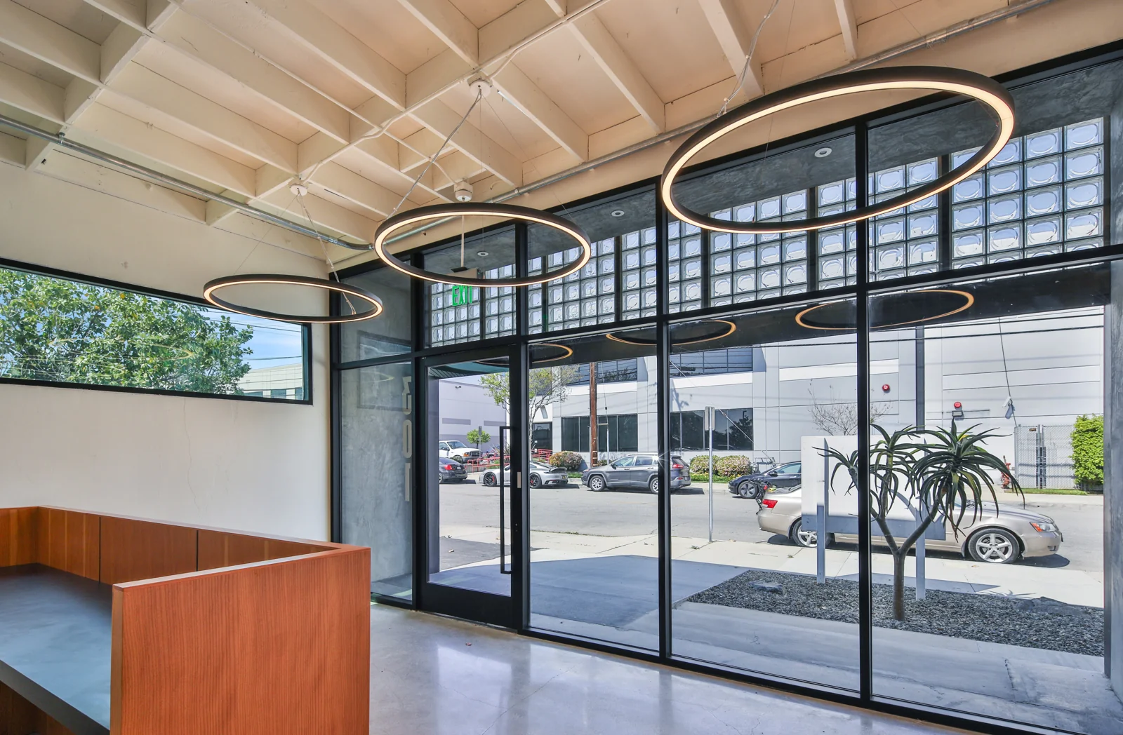 Prime Industrial Flex - Burbank Tech Corridor — Sale in Burbank, CA, photo 2 of 8