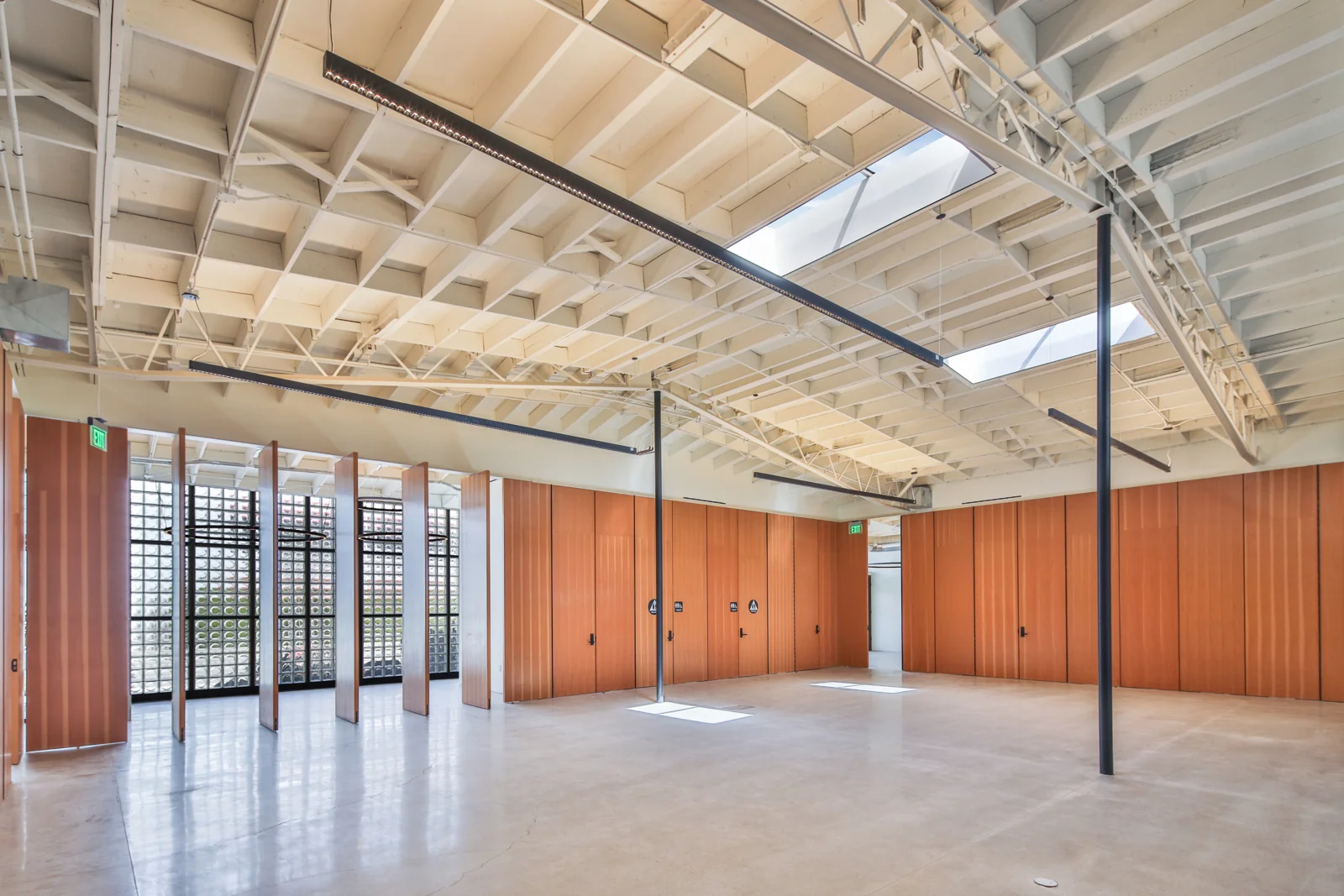 Prime Industrial Flex - Burbank Tech Corridor — Sale in Burbank, CA, photo 4 of 8