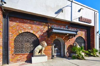 4,500 SF Restaurant Building - photo 1 - Los Angeles, CA