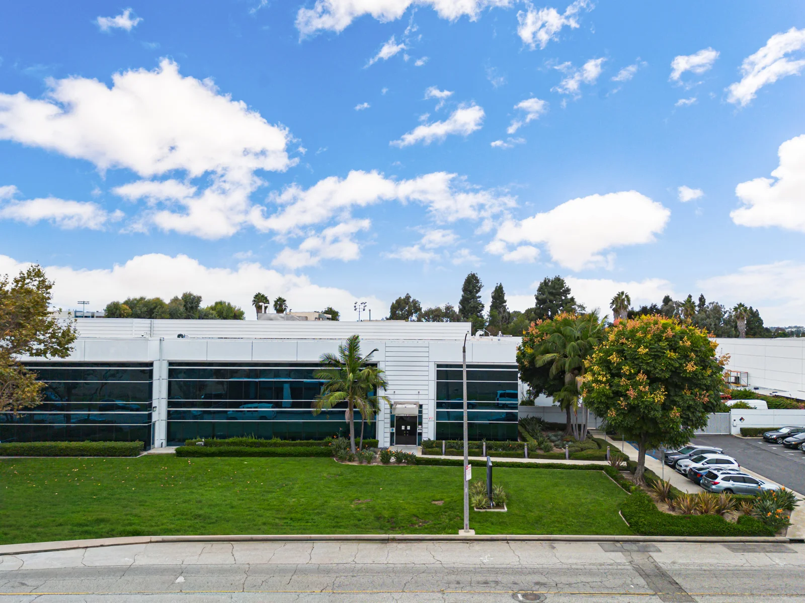4035 Via Oro Avenue — Sale in Long Beach, CA, photo 2 of 4