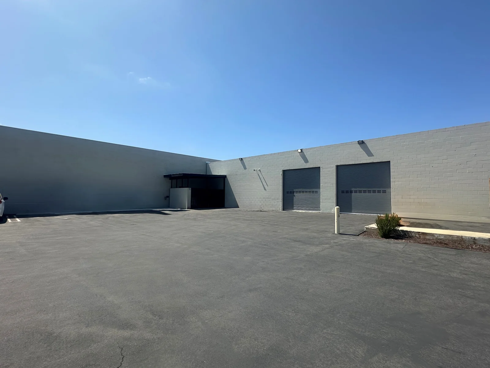 1100-1102 W 135th St — Sale in Gardena, CA, photo 2 of 4