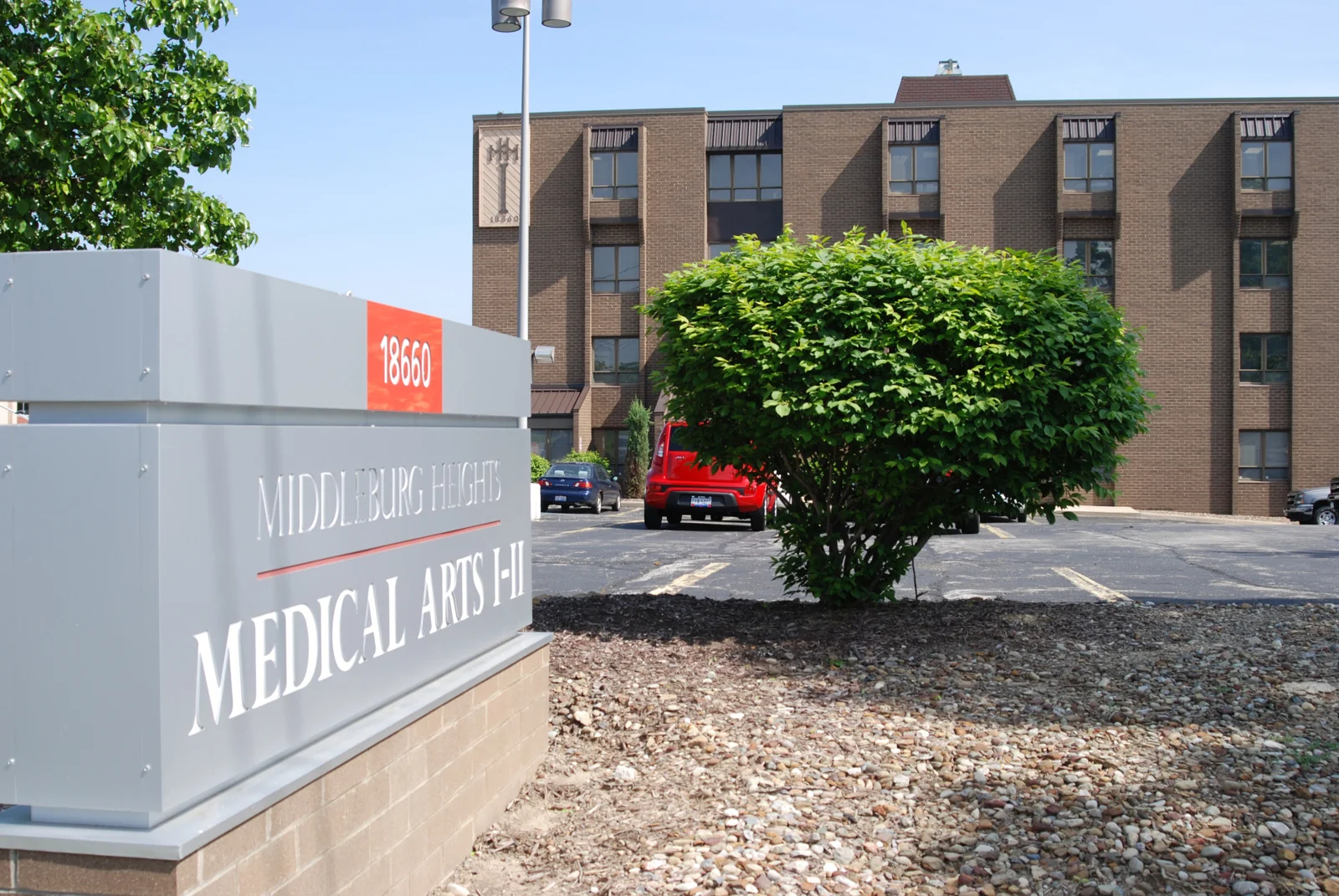 Middleburg Medical Arts - Buildings I & II — Lease in Middleburg Heights, OH, photo 2 of 8