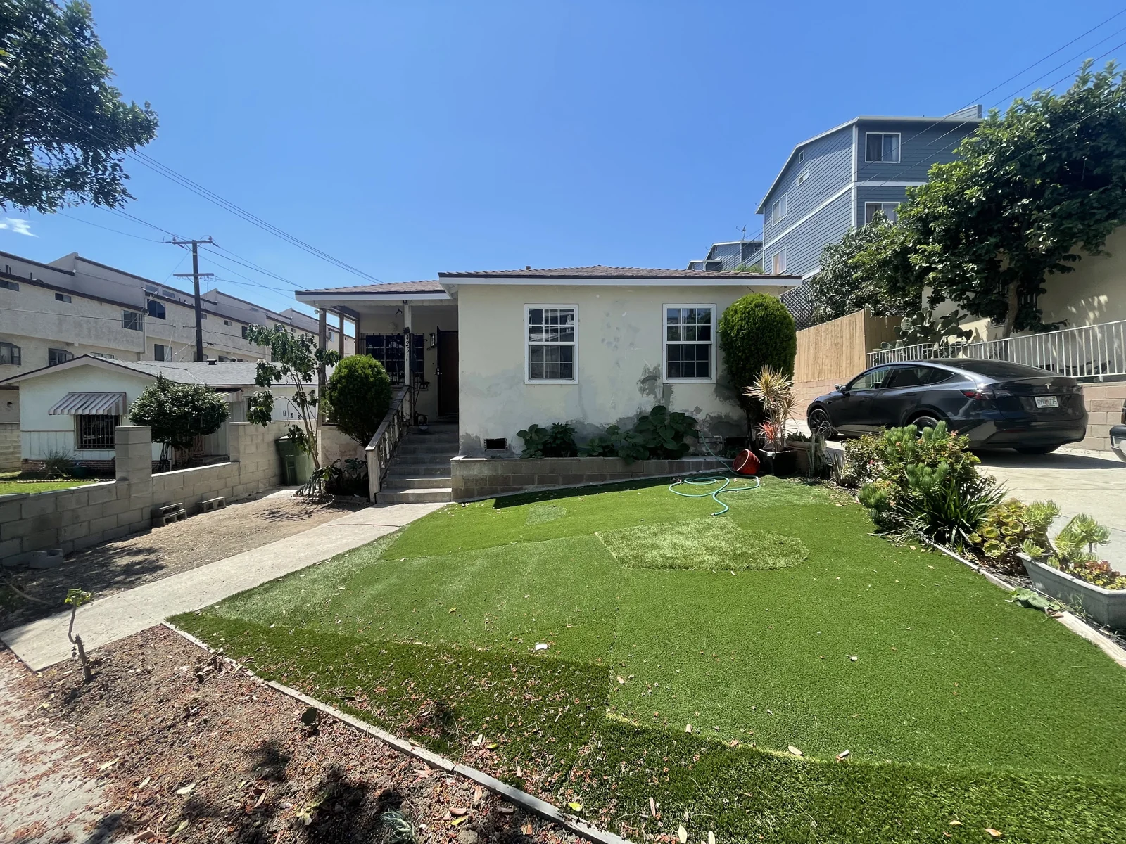 425 N Exton Avenue — Sale in Inglewood, CA, photo 2 of 5